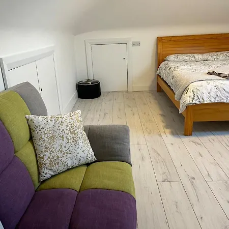 別荘 Superb Large 5 Bedroom Home, 6 Beds, Sleeps 10-11 Guest, With Lovely Mountain Views *