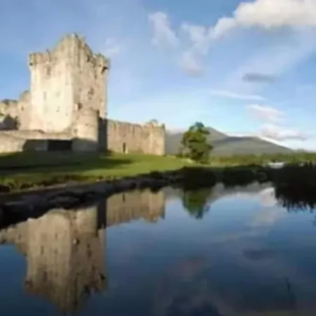 Casa de Férias Superb Large 5 Bedroom Home, 6 Beds, Sleeps 10-11 Guest, With Lovely Mountain Views Killarney