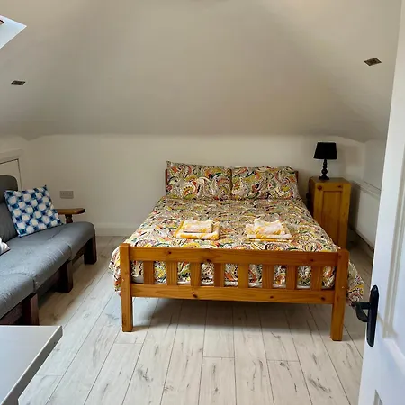 Superb Large 5 Bedroom Home, 6 Beds, Sleeps 10-11 Guest, With Lovely Mountain Views Dom wakacyjny *