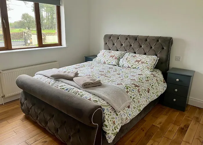 Superb Large 5 Bedroom Home, 6 Beds, Sleeps 10-11 Guest, With Lovely Mountain Views Дом отдыха Килларни