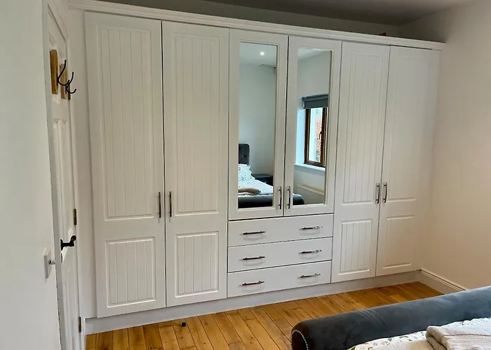 Superb Large 5 Bedroom Home, 6 Beds, Sleeps 10-11 Guest, With Lovely Mountain Views Дом отдыха Килларни