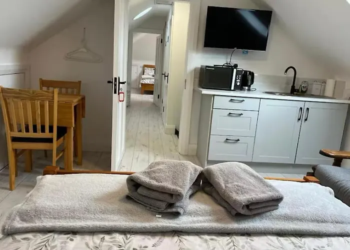 Superb Large 5 Bedroom Home, 6 Beds, Sleeps 10-11 Guest, With Lovely Mountain Views Дом отдыха