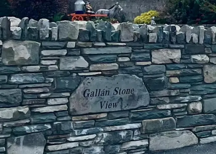 Дом отдыха Superb Large 5 Bedroom Home, 6 Beds, Sleeps 10-11 Guest, With Lovely Mountain Views Килларни