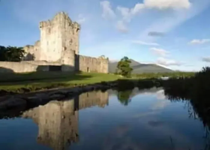 Holiday home Superb Large 5 Bedroom Home, 6 Beds, Sleeps 10-11 Guest, With Lovely Mountain Views Killarney