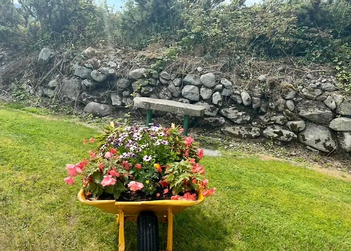 Superb Large 5 Bedroom Home, 6 Beds, Sleeps 10-11 Guest, With Lovely Mountain Views * كيلارني