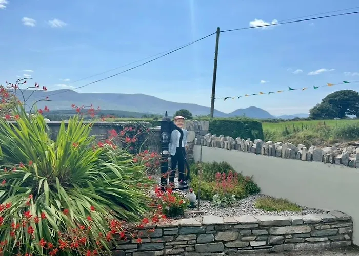 Superb Large 5 Bedroom Home, 6 Beds, Sleeps 10-11 Guest, With Lovely Mountain Views * كيلارني